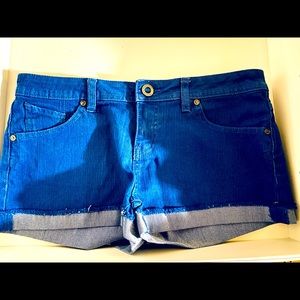 Like New Volcom Sound Check Short Short Junior Size 9, Women Size 29